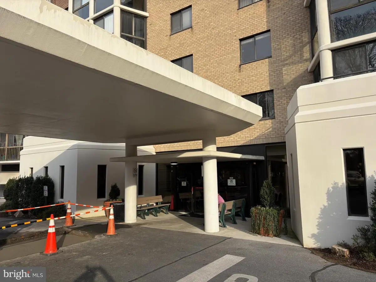 15107 Interlachen Dr #2-702, Silver Spring, MD 20906 - Image #1