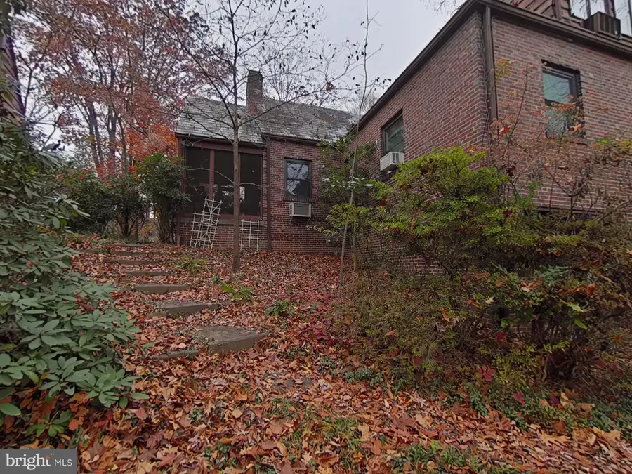 13 Midhurst Rd, Silver Spring, MD 20910 - Image #2