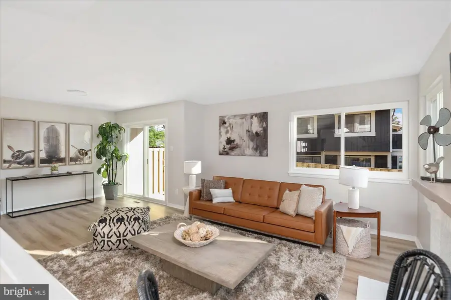 18473 Stone Hollow Dr, Germantown, MD 20874 - Image #2