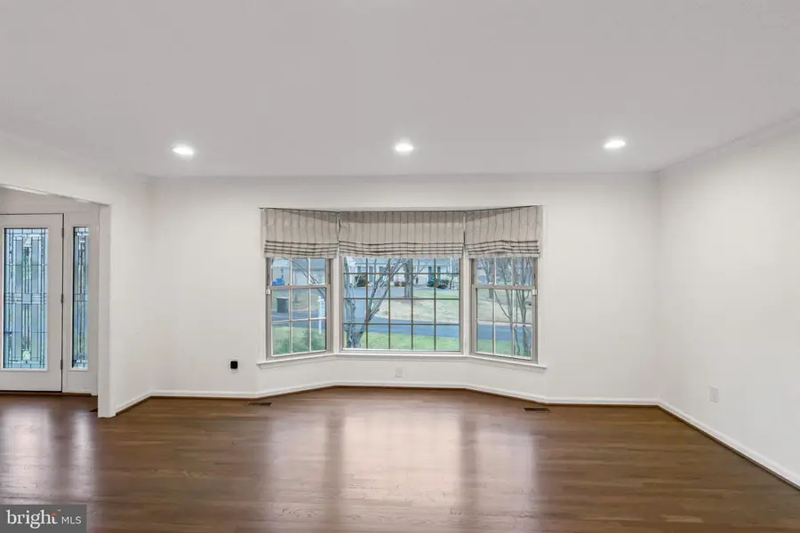 9312 Sprinklewood Ln, Potomac, MD 20854 - Image #2