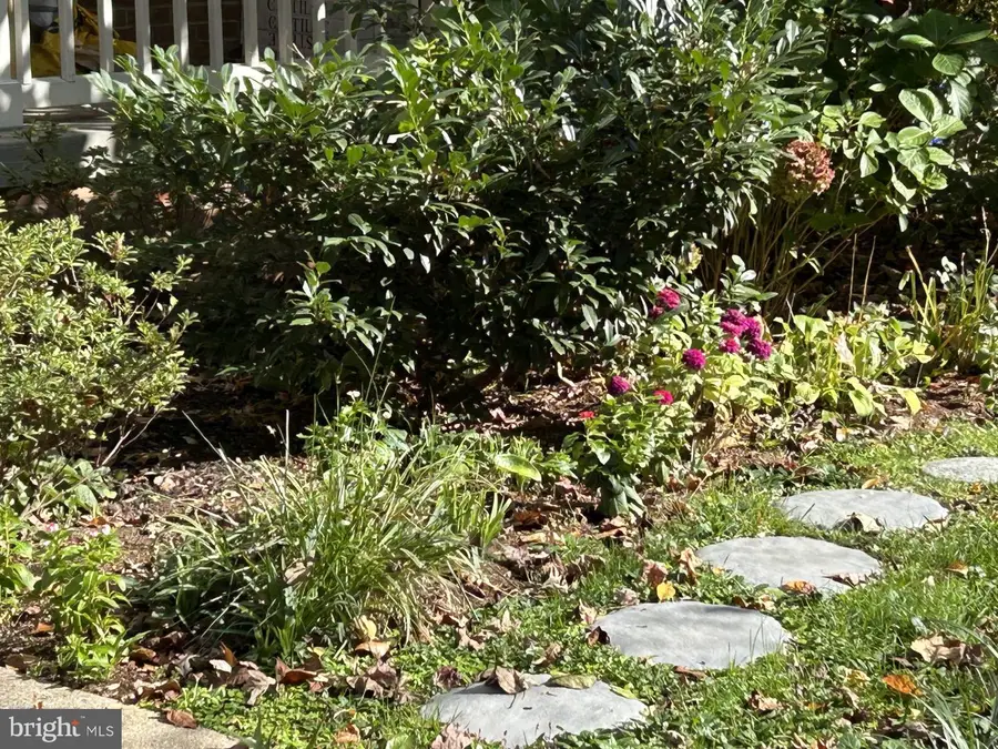 12255 Tildenwood Dr, Rockville, MD 20852 - Image #3