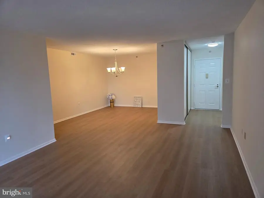 15107 Interlachen Dr #2-215, Silver Spring, MD 20906 - Image #2