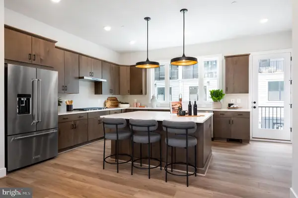 11902 Northpark Dr, NORTH BETHESDA, MD 20852