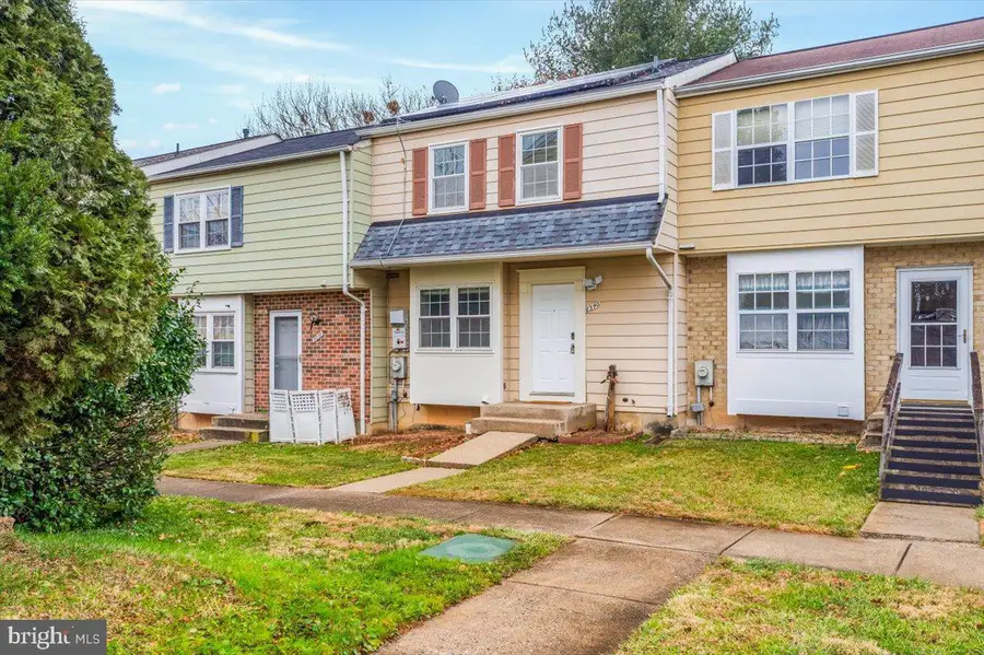 8340 Mountain Ash Way, Gaithersburg, MD 20879 - Image #2