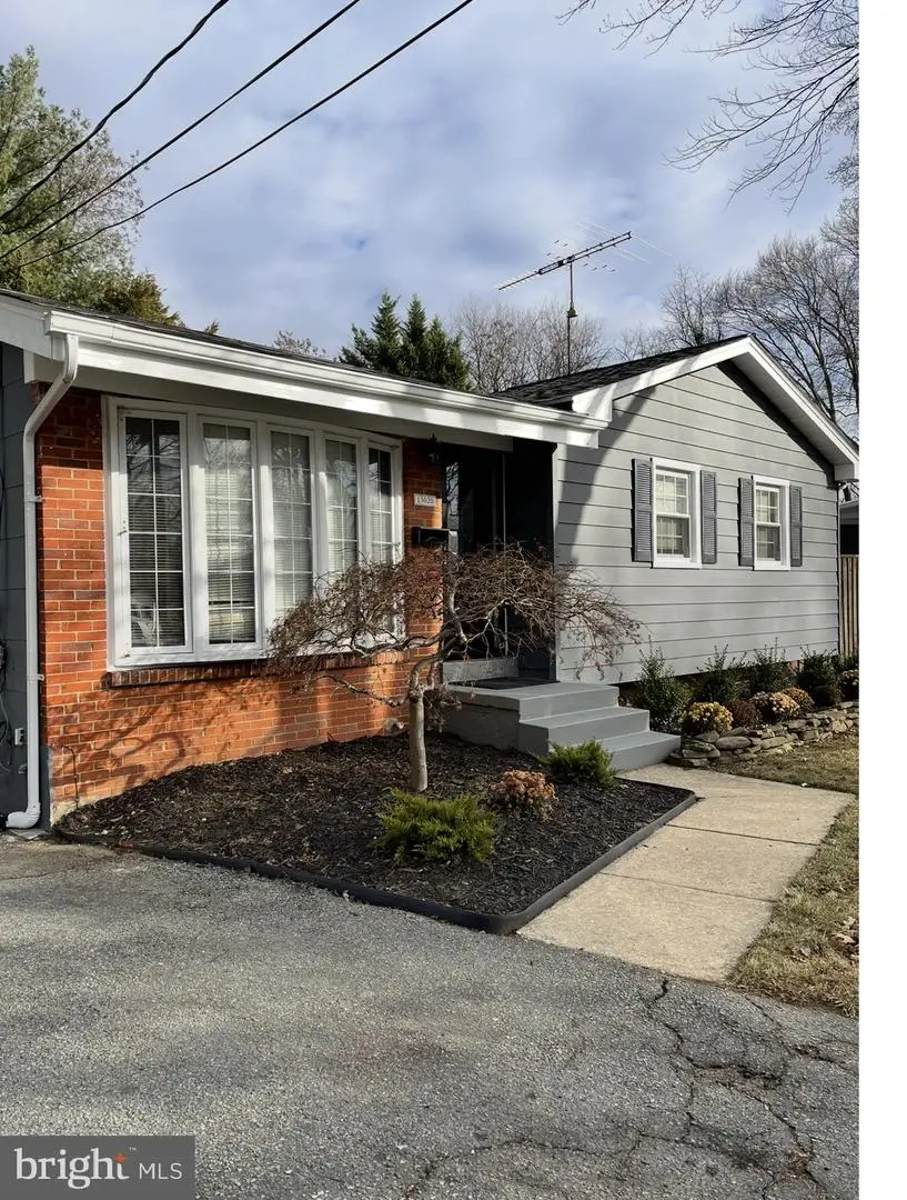 13020 Saint Charles Pl, Rockville, MD 20853 - #2