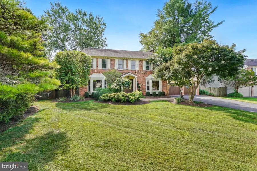 9804 Korman Ct, Potomac, MD 20854 - Image #2