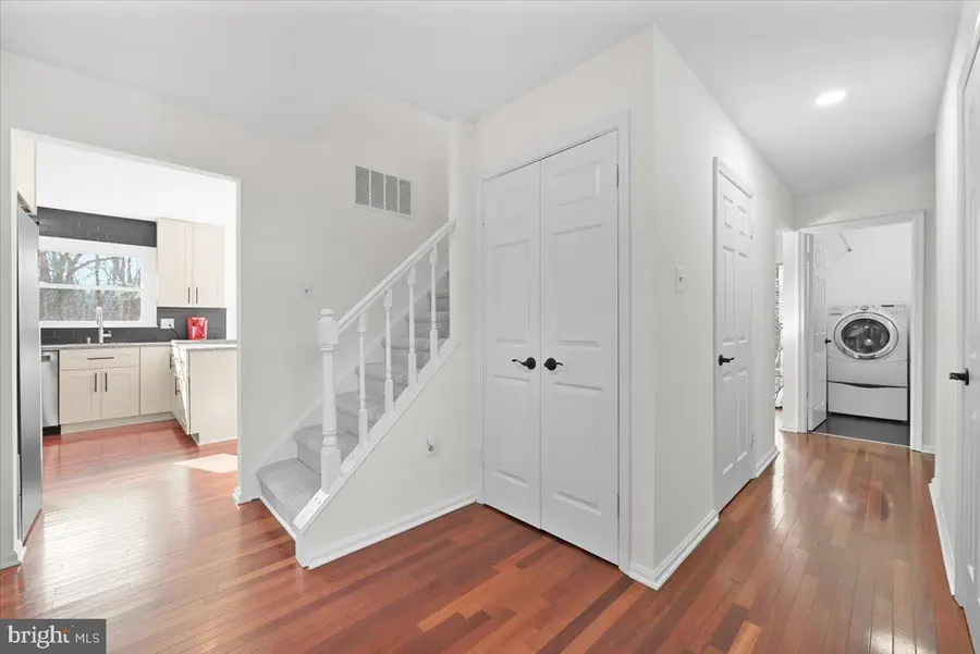 7 Fallswood Ct, Rockville, MD 20854 - Image #3