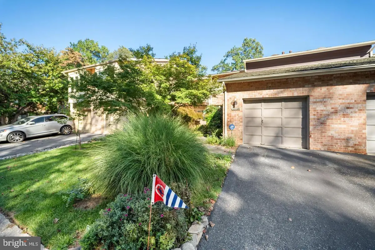 10729 Gloxinia Dr, Rockville, MD 20852 - Image #1