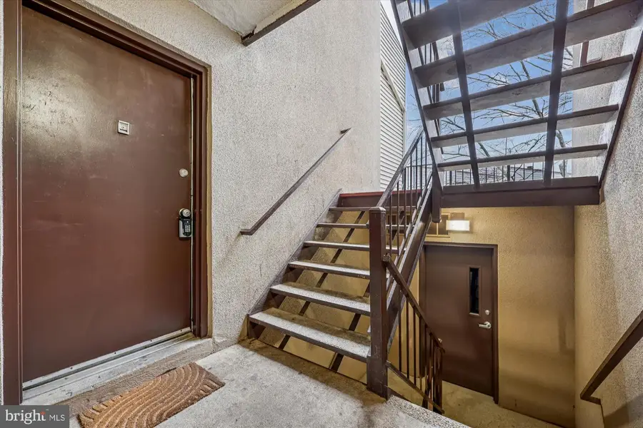 132 Duvall Ln #210202, Gaithersburg, MD 20877 - #3