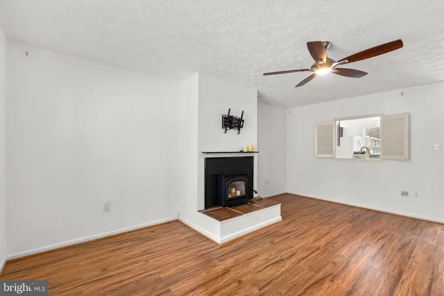 18656 Winding Creek Pl, Germantown, MD 20874 - Image #3