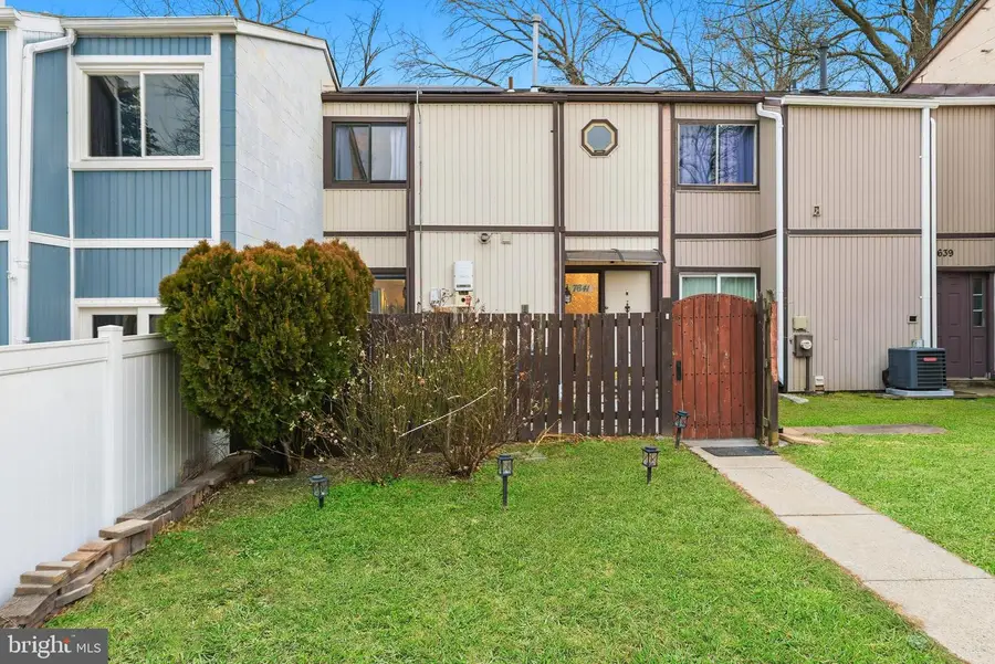 7641 Laytonia Dr, Gaithersburg, MD 20877 - Image #2