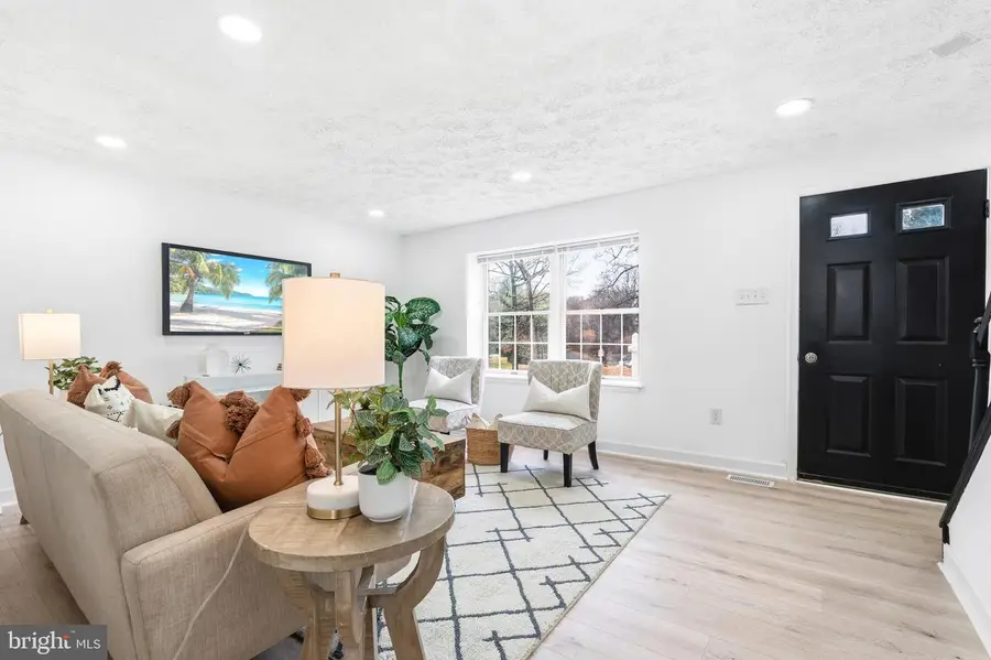 47 Dufief Ct, North Potomac, MD 20878 - Image #3