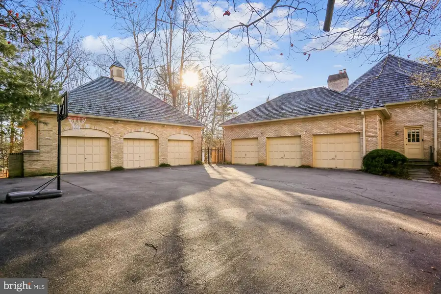 9939 Bentcross Dr, Potomac, MD 20854 - #2