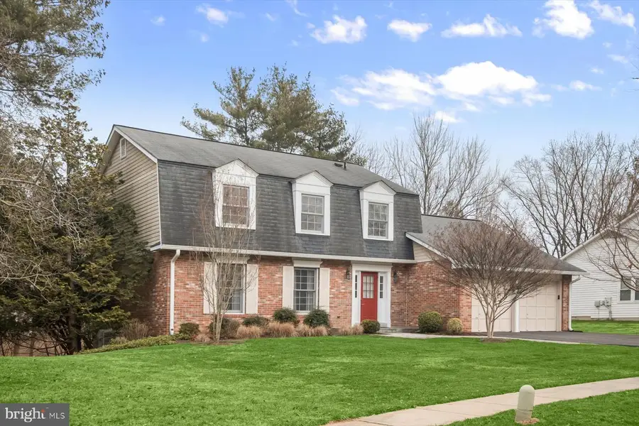 1727 Glastonberry Rd, Potomac, MD 20854 - Image #2