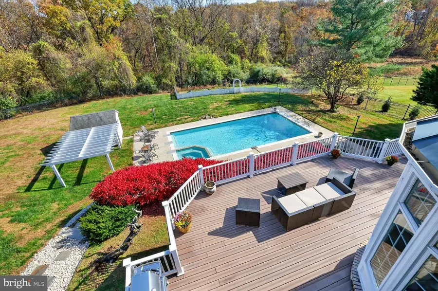 12629 High Meadow Rd, North Potomac, MD 20878 - Image #2