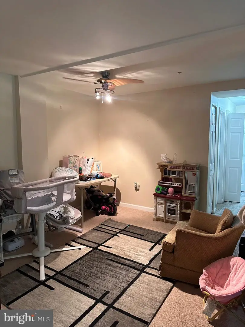 402 Girard St #t2, Gaithersburg, MD 20877 - Image #3