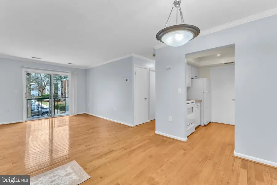 18334 Streamside Dr #201, Gaithersburg, MD 20879 - Image #3