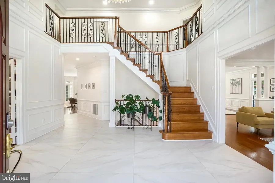 9646 Eagle Ridge Dr, Bethesda, MD 20817 - #2