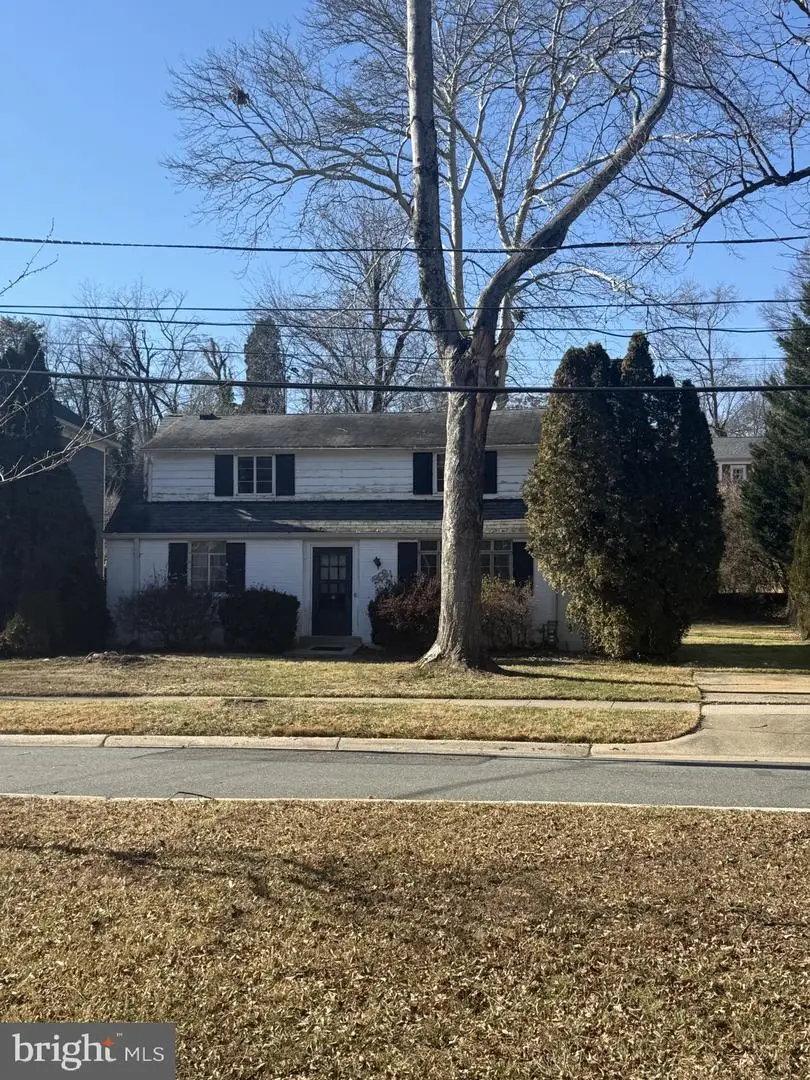 9302 Bulls Run Pkwy, Bethesda, MD 20817 - #2