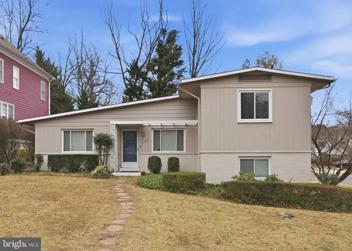 6104 Kirby Rd, Bethesda, MD 20817 - Image #1