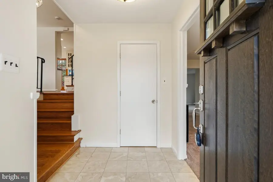 9504 Hollins Ct, Bethesda, MD 20817 - Image #2