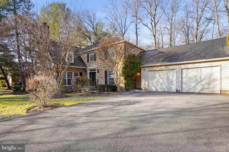 9412 Falls Bridge Ln, Potomac, MD 20854 - Image #2