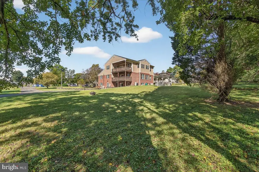 21909 Greenbrook Dr, Boyds, MD 20841 - Image #3