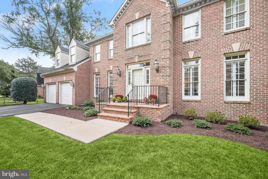 9912 Doubletree Ct, Potomac, MD 20854 - Image #2