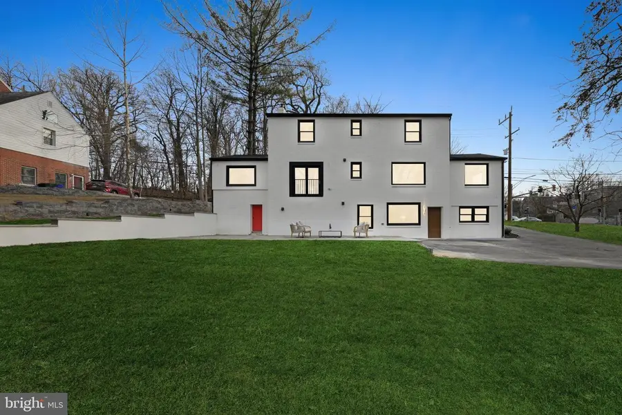 9200 Cedar Ln, Bethesda, MD 20814 - Image #3