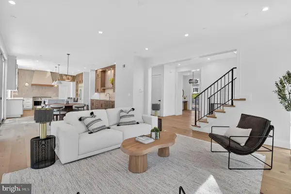 5011 Newport Ave, BETHESDA, MD 20816