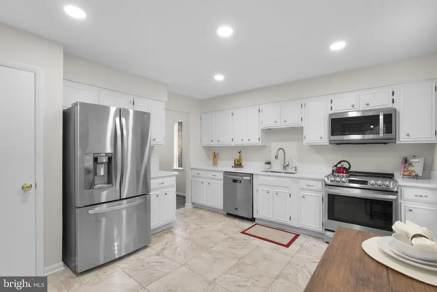 12236 Greenleaf Ave, Potomac, MD 20854 - #3