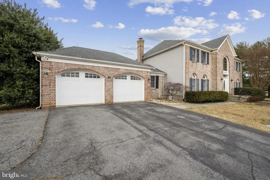 22340 Flintridge Dr, Brookeville, MD 20833 - Image #3