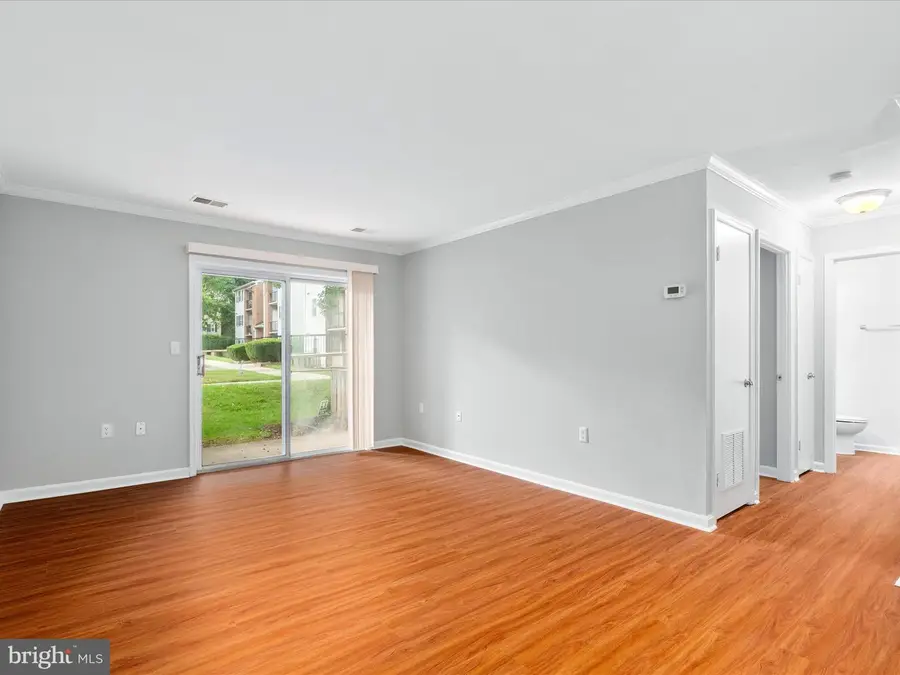 18334 Streamside Dr #101, Gaithersburg, MD 20879 - Image #3