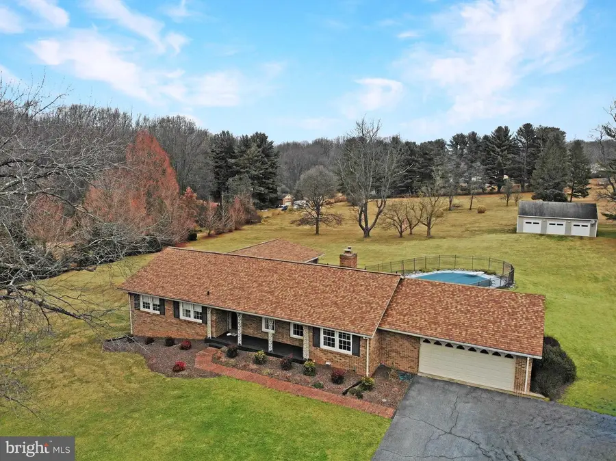 6205 Beechdale Ct, Rockville, MD 20855 - #2