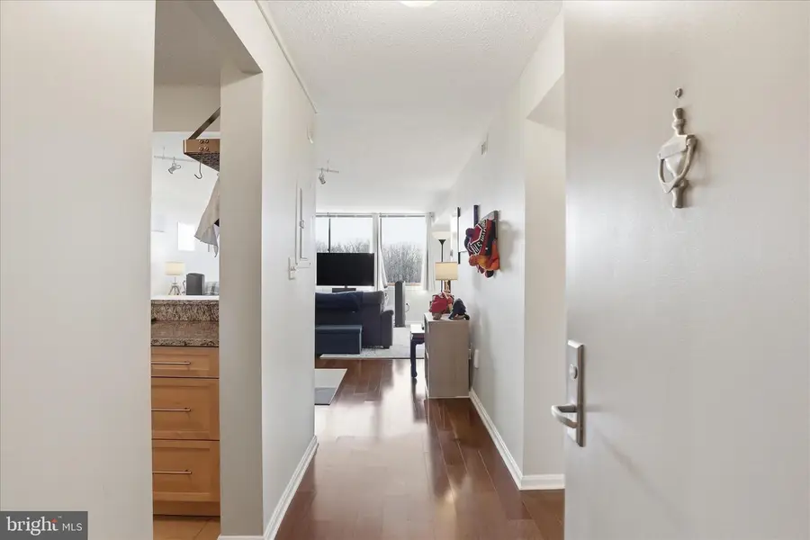 10101 Grosvenor Pl #1104, Rockville, MD 20852 - Image #3