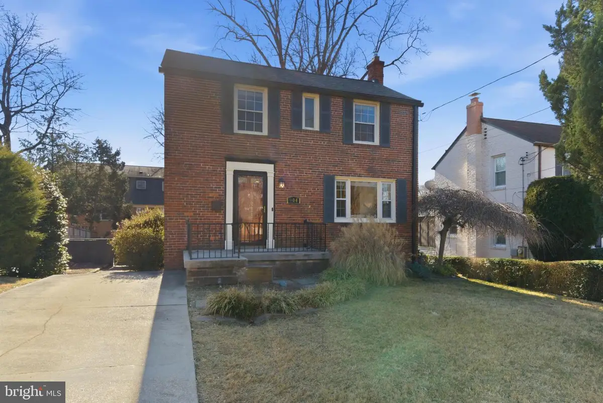 904 Dennis Ave, Silver Spring, MD 20901 - #1