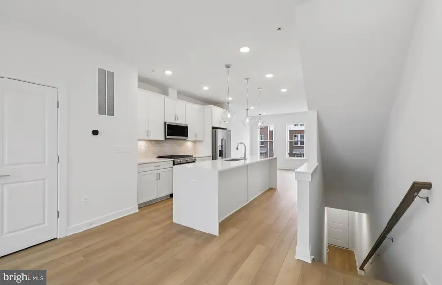 3057 Nina Clarke Dr, Rockville, MD 20850 - #2