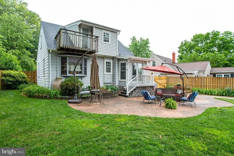 1004 Debeck Dr, Rockville, MD 20851 - Image #3