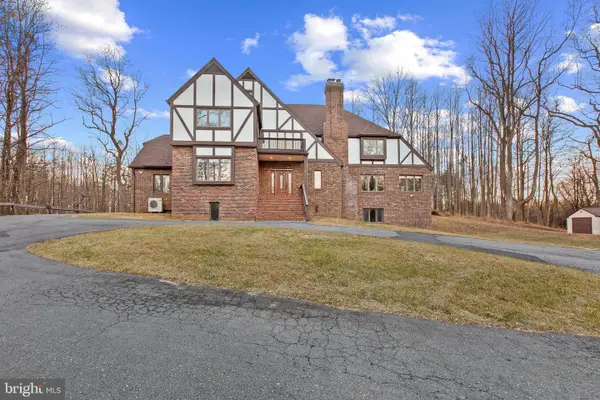 16001 Amina Dr, BURTONSVILLE, MD 20866