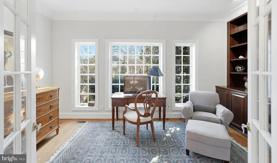 10033 Chartwell Manor, Potomac, MD 20854 - Image #3