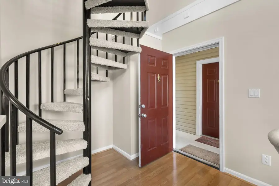 909 Hillside Lake Ter #508, Gaithersburg, MD 20878 - Image #2