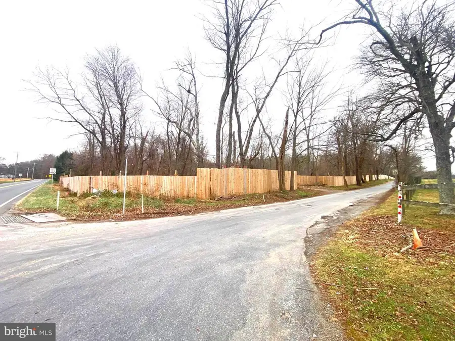 3738 Damascus Rd, Gaithersburg, MD 20882 - #3