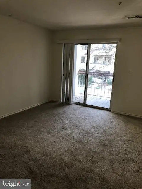 18535 Boysenberry Dr #220, Gaithersburg, MD 20879 - Image #3