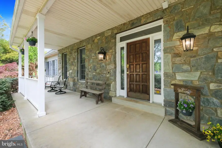 22301 Flintridge Dr, Brookeville, MD 20833 - #2