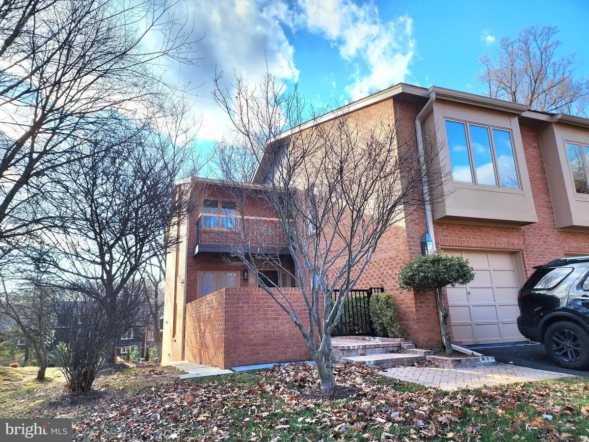 7824 Whiterim Ter, Potomac, MD 20854 - Image #1