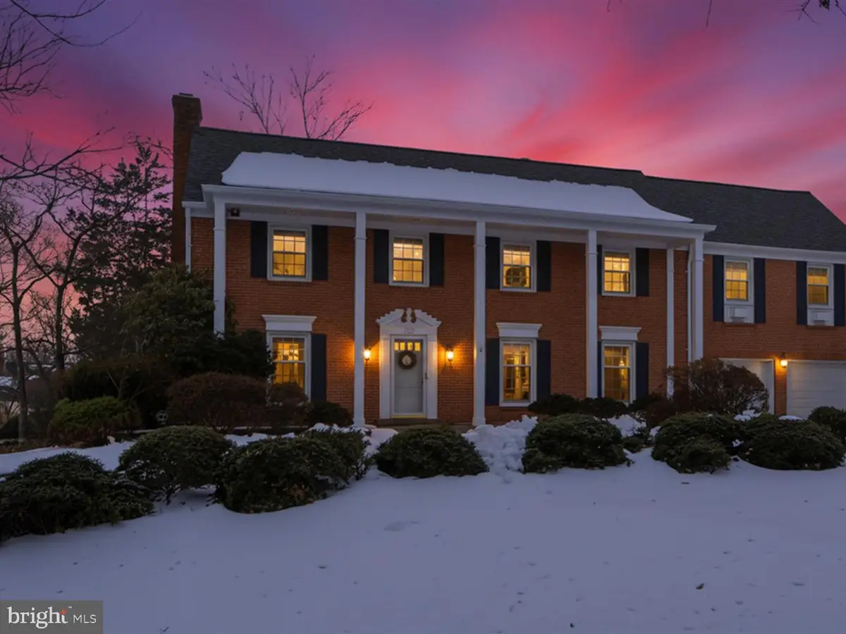 8818 Cold Spring Rd, Potomac, MD 20854 - #1