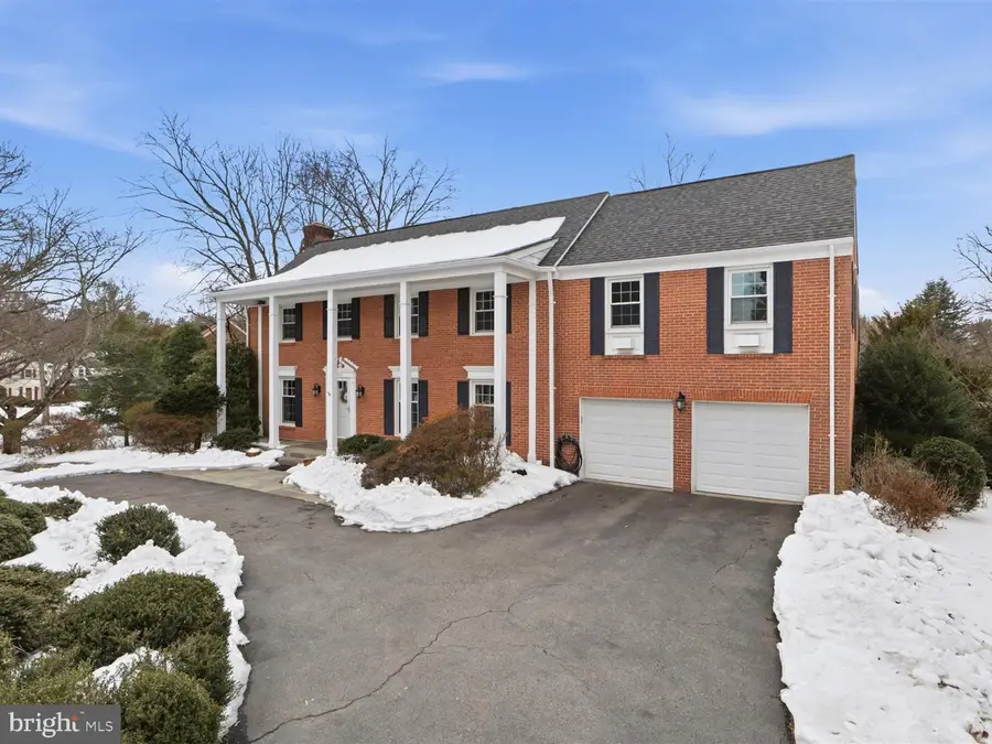 8818 Cold Spring Rd, Potomac, MD 20854 - #2