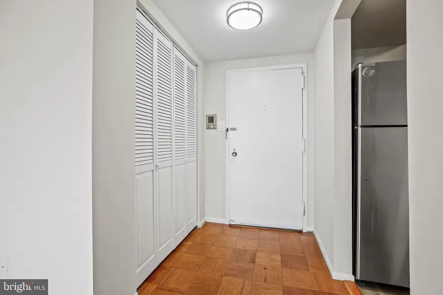 4 Monroe St #304, Rockville, MD 20850 - #3