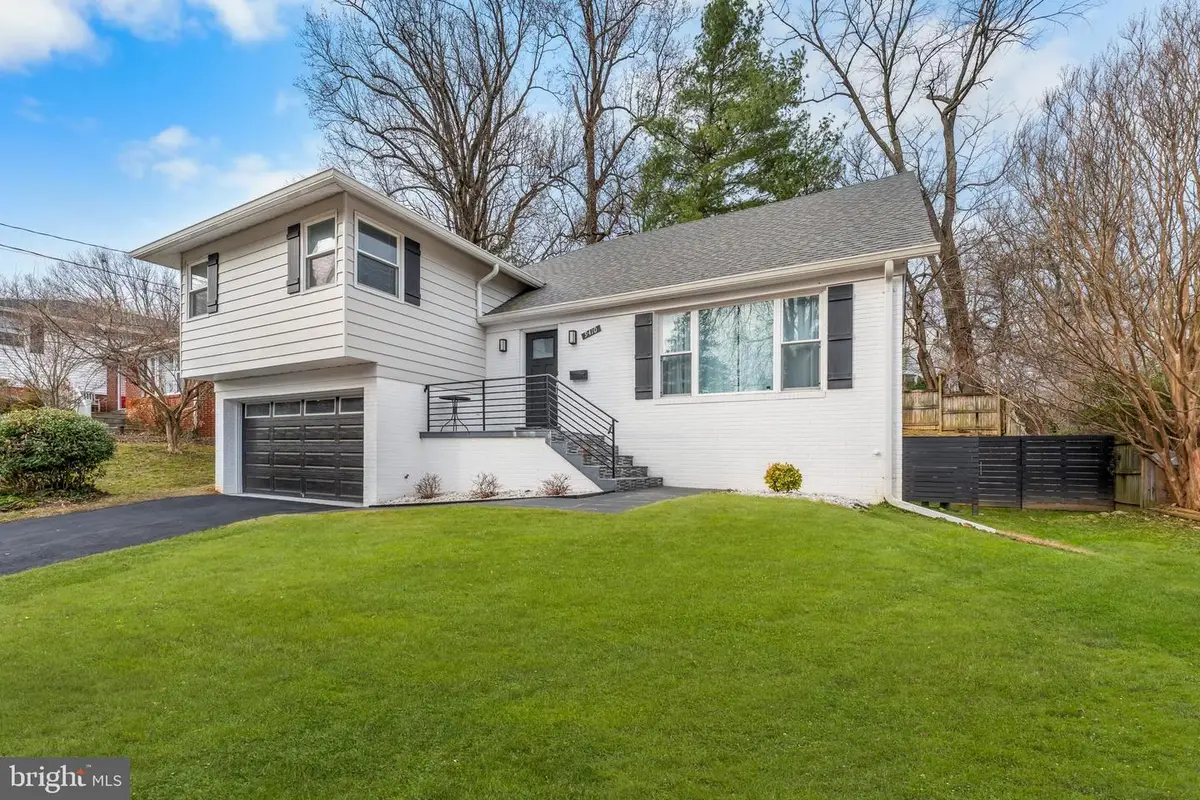 9410 Linden Ave, Bethesda, MD 20814 - #1