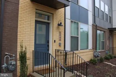 5040 Oakmoore Dr, Rockville, MD 20852 - Image #1